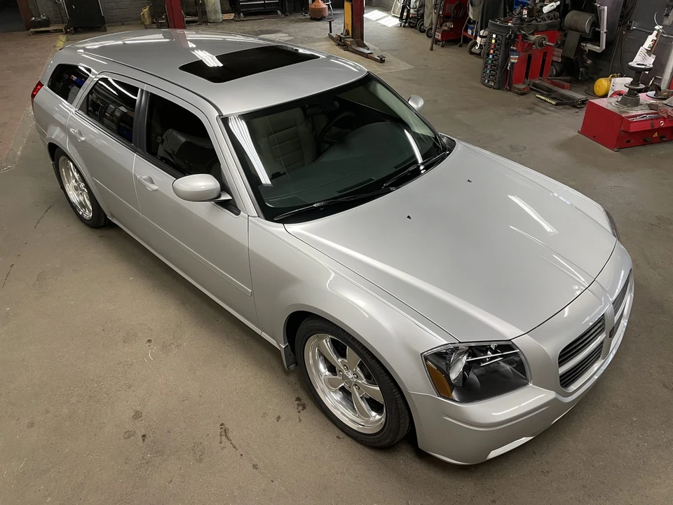 2005 Dodge Magnum 2nd Gen Wagon - Image 9 of 31