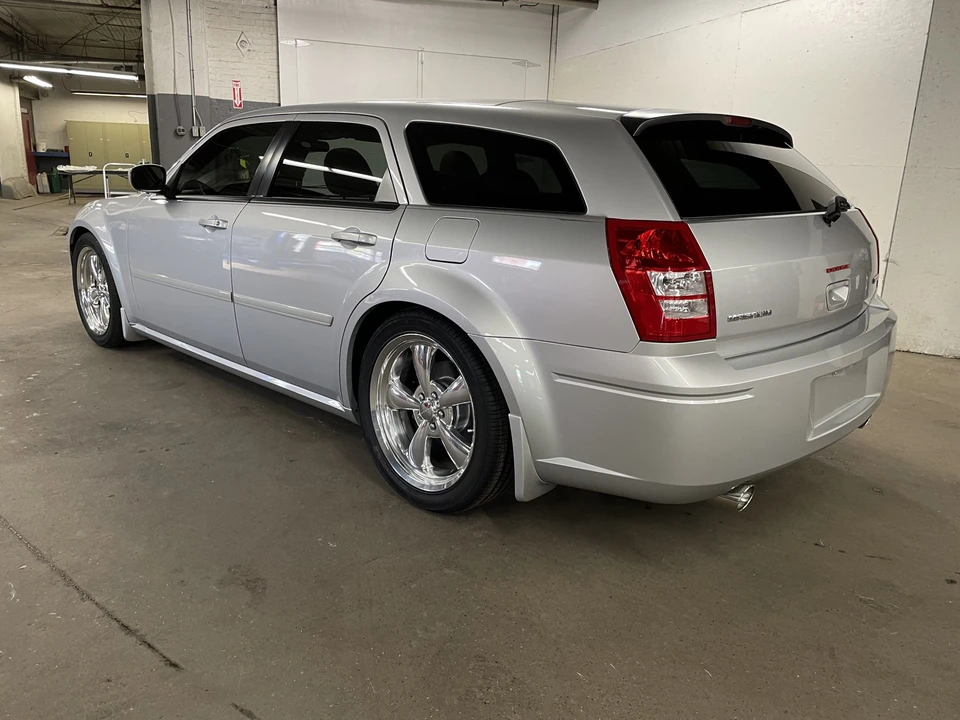 2005 Dodge Magnum 2nd Gen Wagon - Image 4 of 31