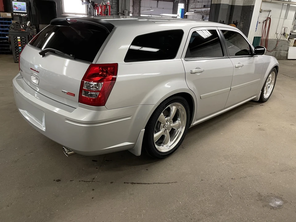 2005 Dodge Magnum 2nd Gen Wagon - Image 7 of 31
