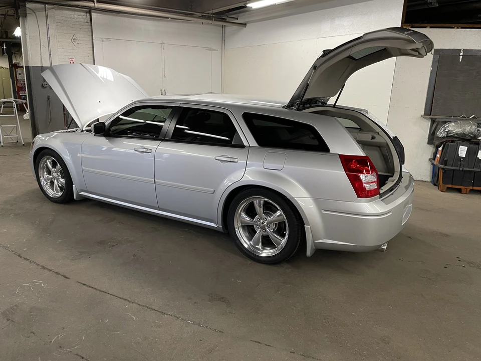 2005 Dodge Magnum 2nd Gen Wagon - Image 5 of 31