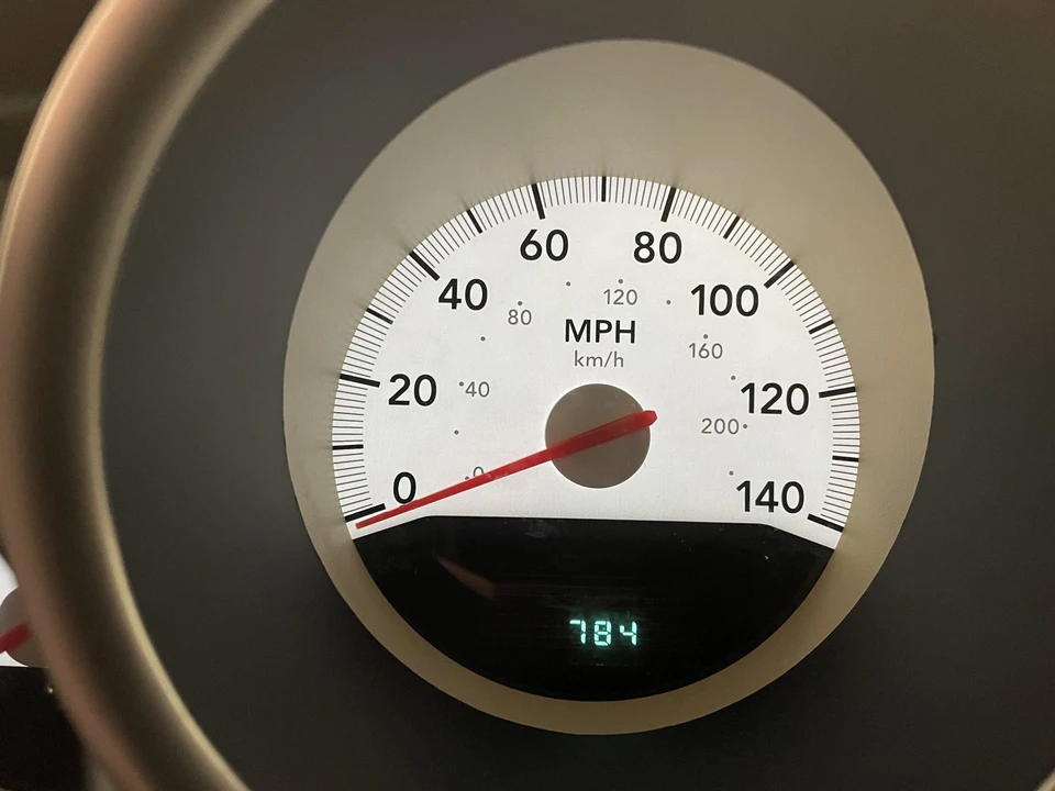 2005 Dodge Magnum 2nd Gen Wagon - Image 27 of 31