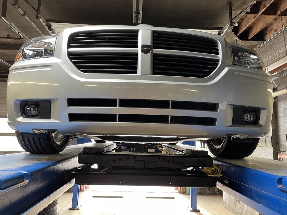 2005 Dodge Magnum 2nd Gen Wagon - Image 10 of 31