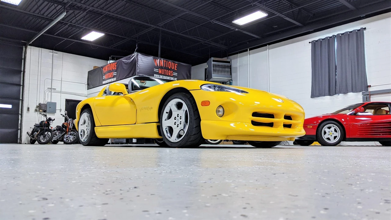2002 Dodge Viper 2nd Gen - Image 16 of 31