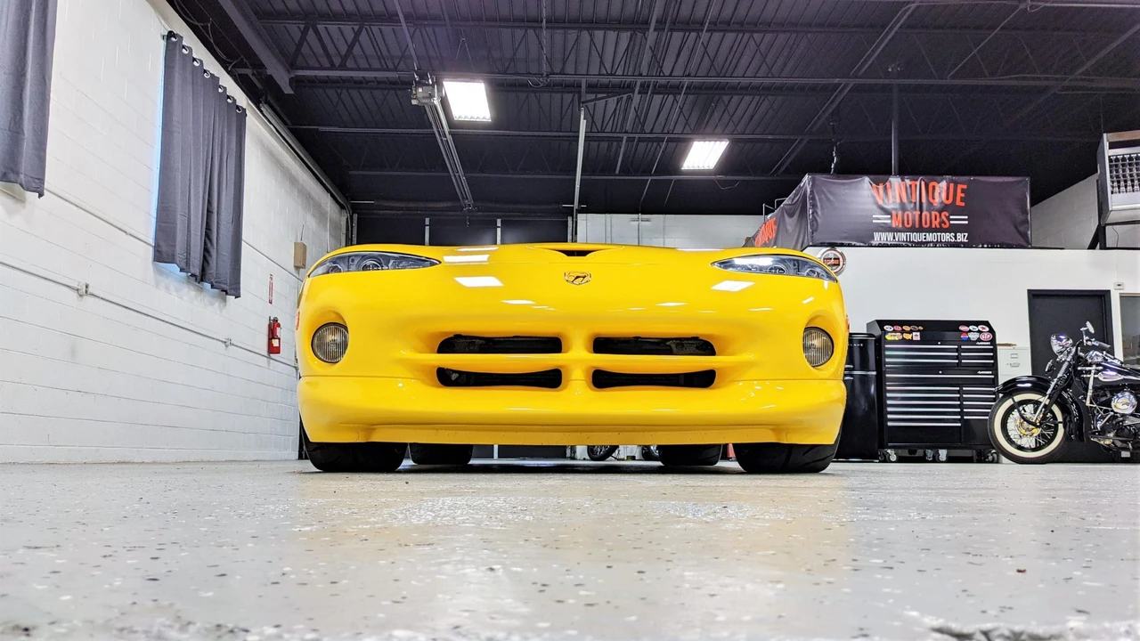 2002 Dodge Viper 2nd Gen - Image 17 of 31