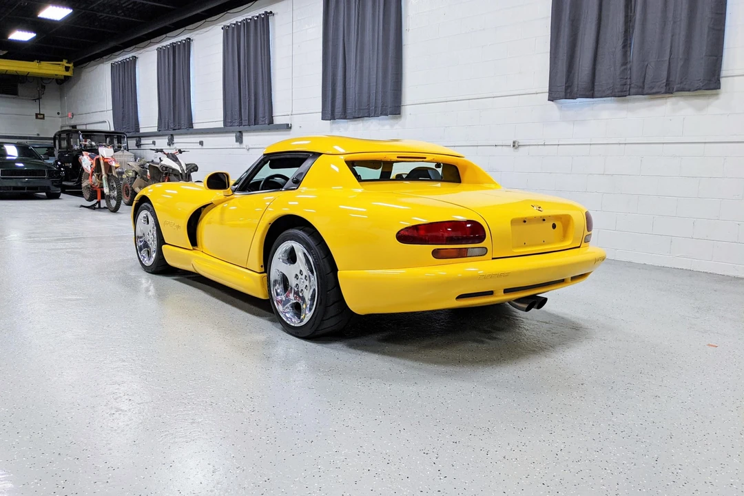 2002 Dodge Viper 2nd Gen - Image 23 of 31