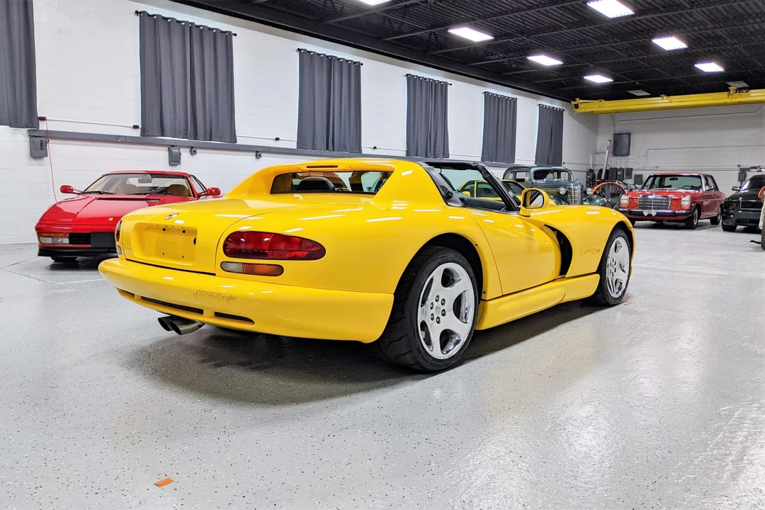 2002 Dodge Viper 2nd Gen - Image 12 of 31