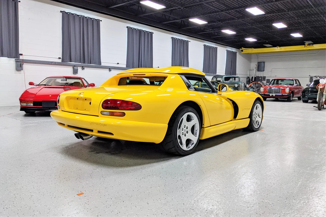 2002 Dodge Viper 2nd Gen - Image 27 of 31