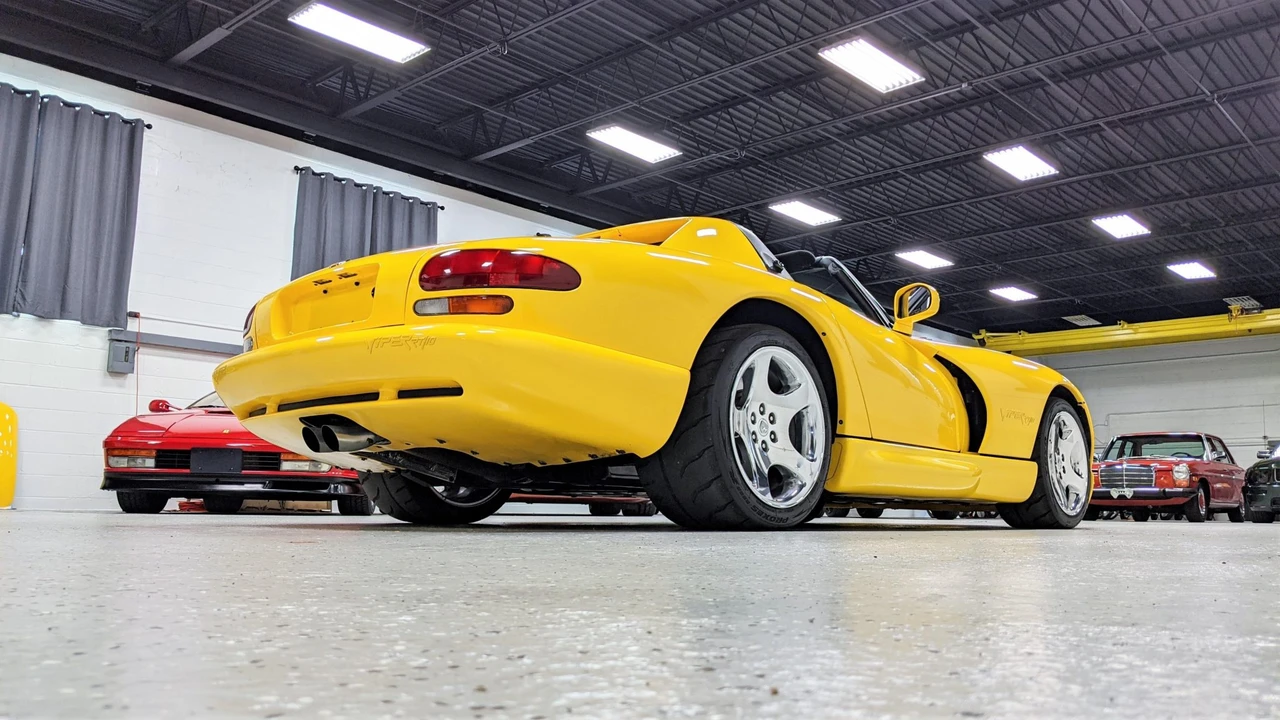 2002 Dodge Viper 2nd Gen - Image 11 of 31