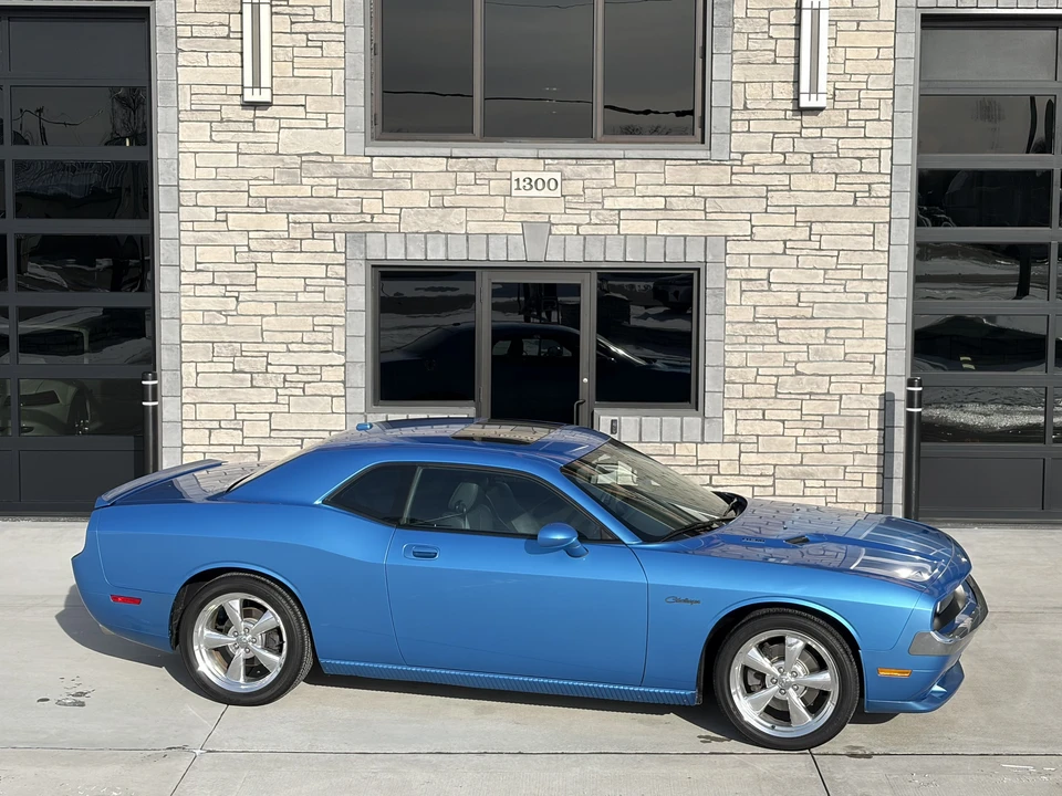 2010 Dodge Challenger 3rd Gen - Image 17 of 31