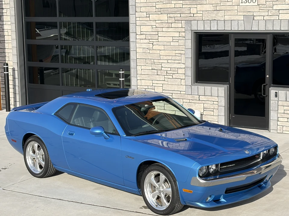 2010 Dodge Challenger 3rd Gen - Image 5 of 31