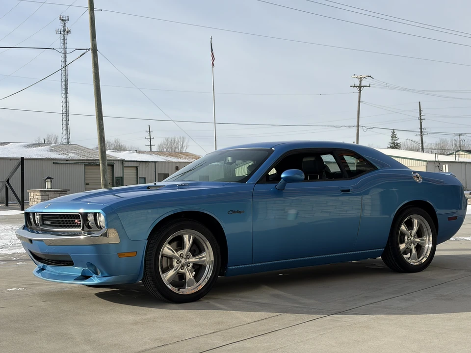 2010 Dodge Challenger 3rd Gen - Image 9 of 31