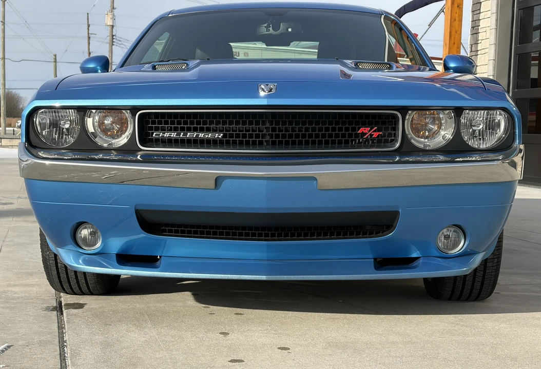 2010 Dodge Challenger 3rd Gen - Image 8 of 31