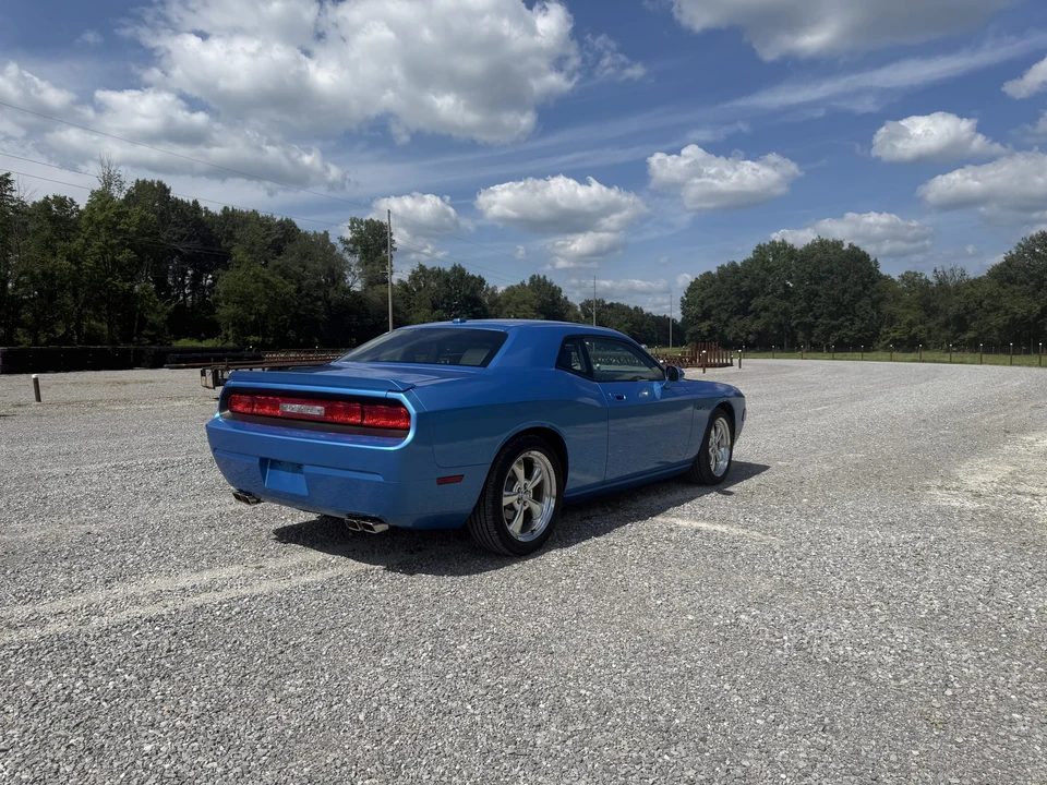2010 Dodge Challenger 3rd Gen - Image 9 of 31