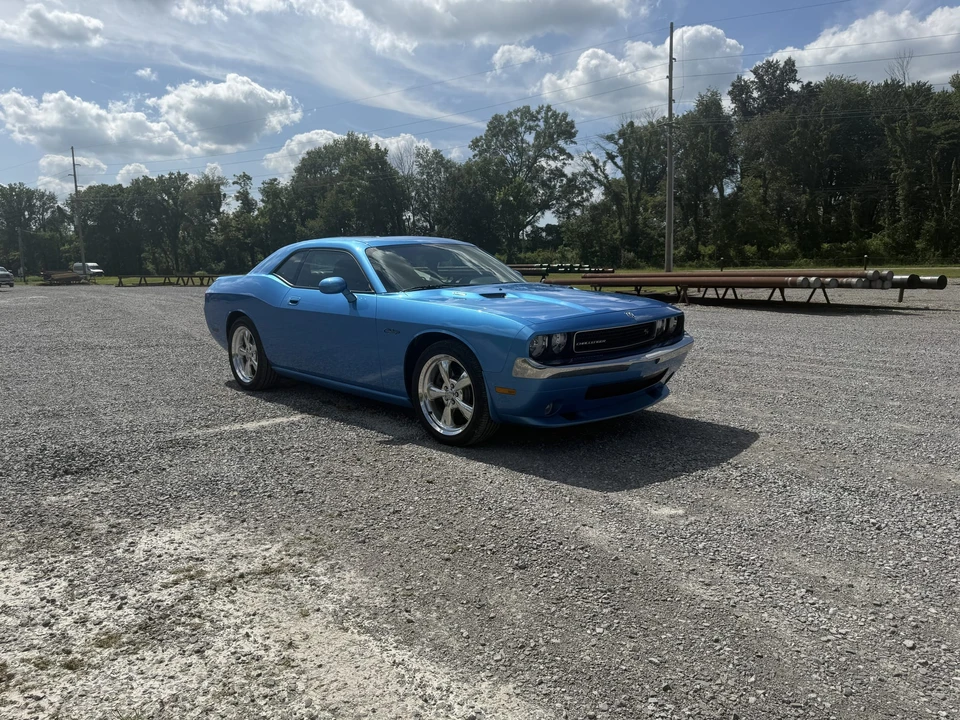 2010 Dodge Challenger 3rd Gen - Image 6 of 31