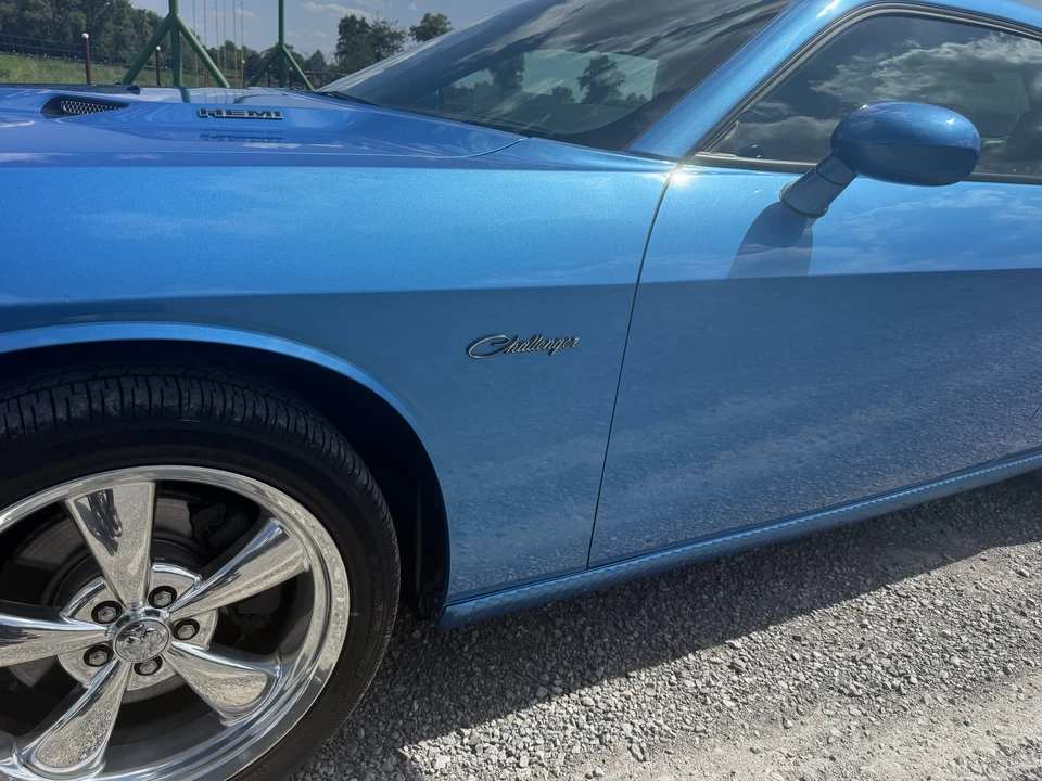 2010 Dodge Challenger 3rd Gen - Image 16 of 31