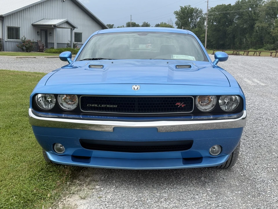 2010 Dodge Challenger 3rd Gen - Image 3 of 31
