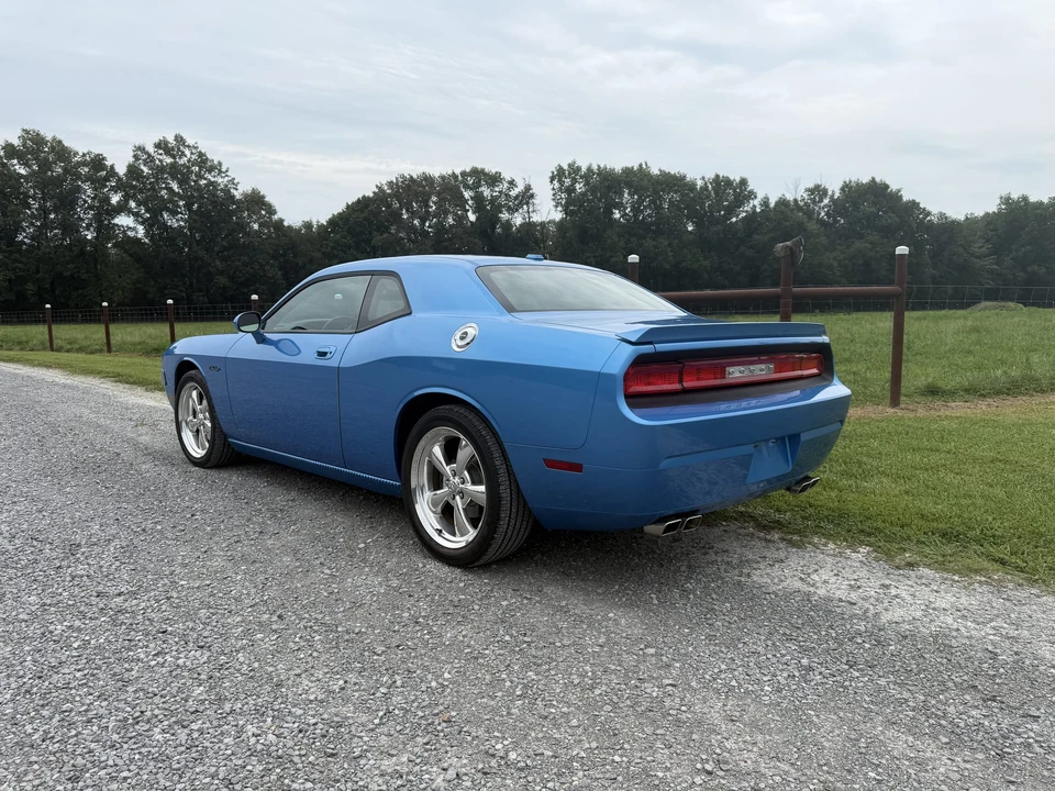 2010 Dodge Challenger 3rd Gen - Image 12 of 31