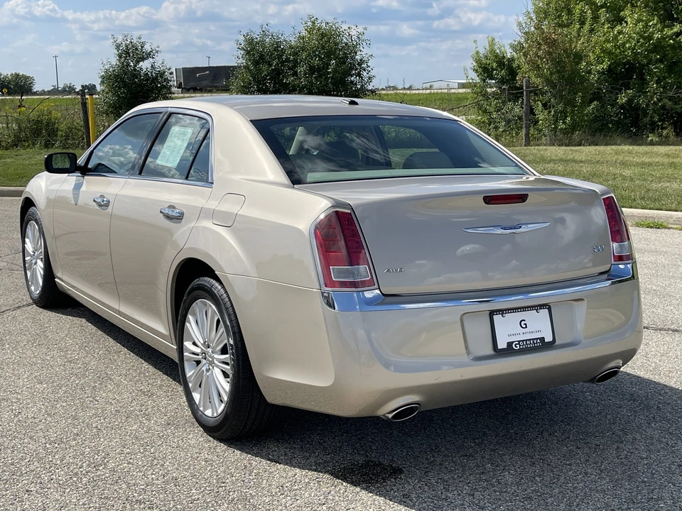2012 Chrysler 300 (2005-2023) - Image 6 of 31