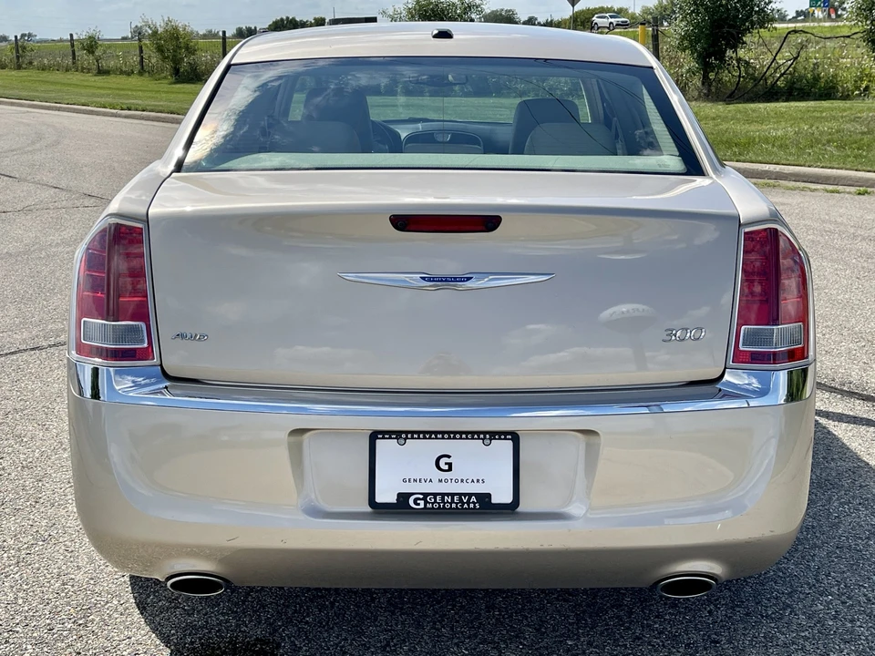 2012 Chrysler 300 (2005-2023) - Image 5 of 31