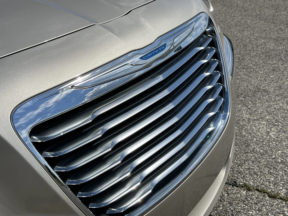 2012 Chrysler 300 (2005-2023) - Image 13 of 31