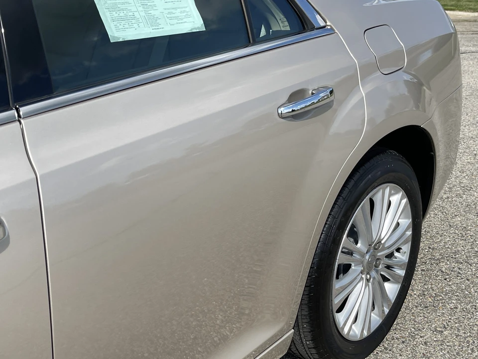 2012 Chrysler 300 (2005-2023) - Image 29 of 31