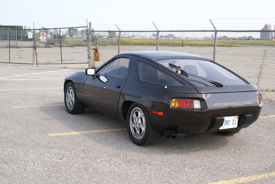 1982 Porsche 928 - Image 16 of 31