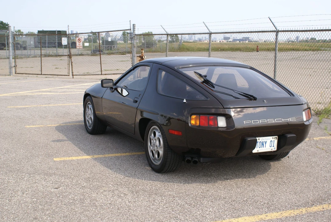 1982 Porsche 928 - Image 17 of 31