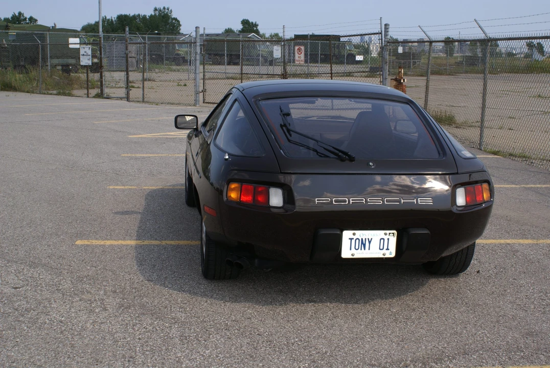 1982 Porsche 928 - Image 15 of 31