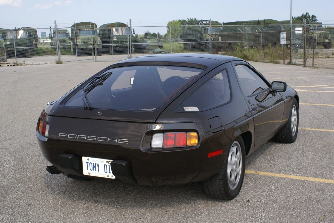 1982 Porsche 928 - Image 13 of 31
