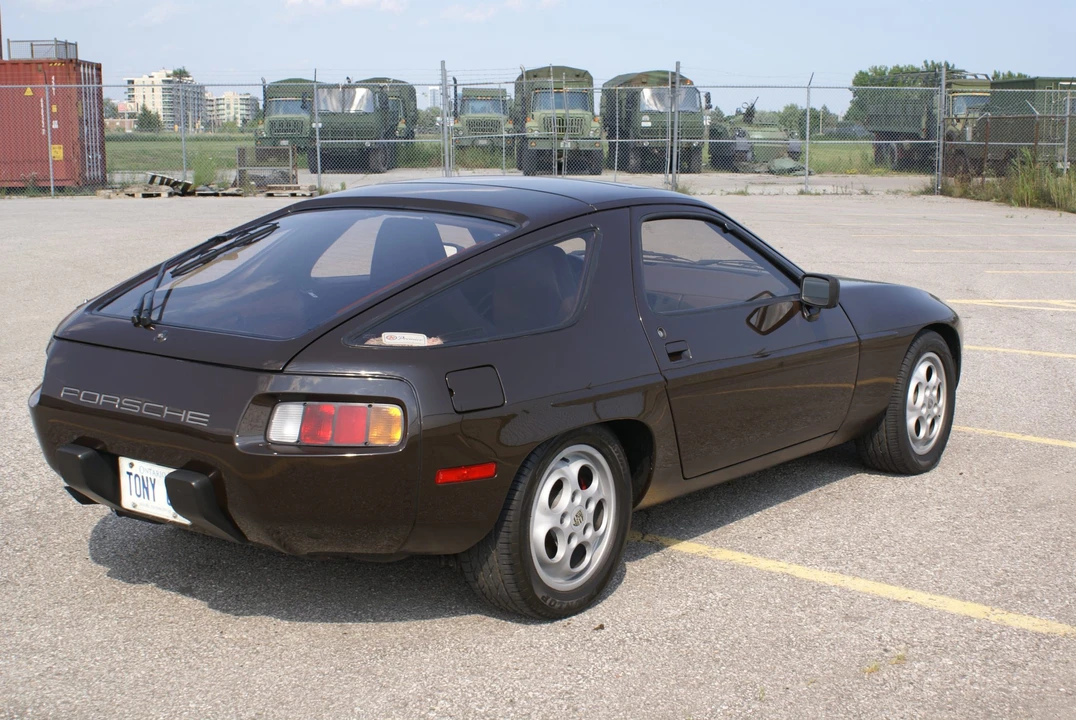 1982 Porsche 928 - Image 14 of 31
