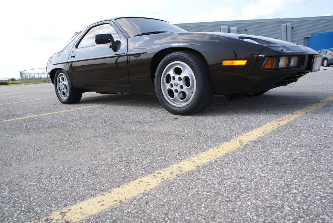 1982 Porsche 928 - Image 11 of 31