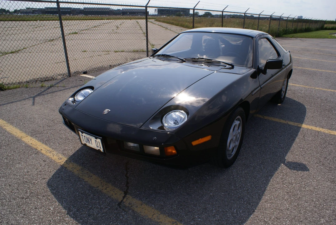 1982 Porsche 928 - Image 4 of 31