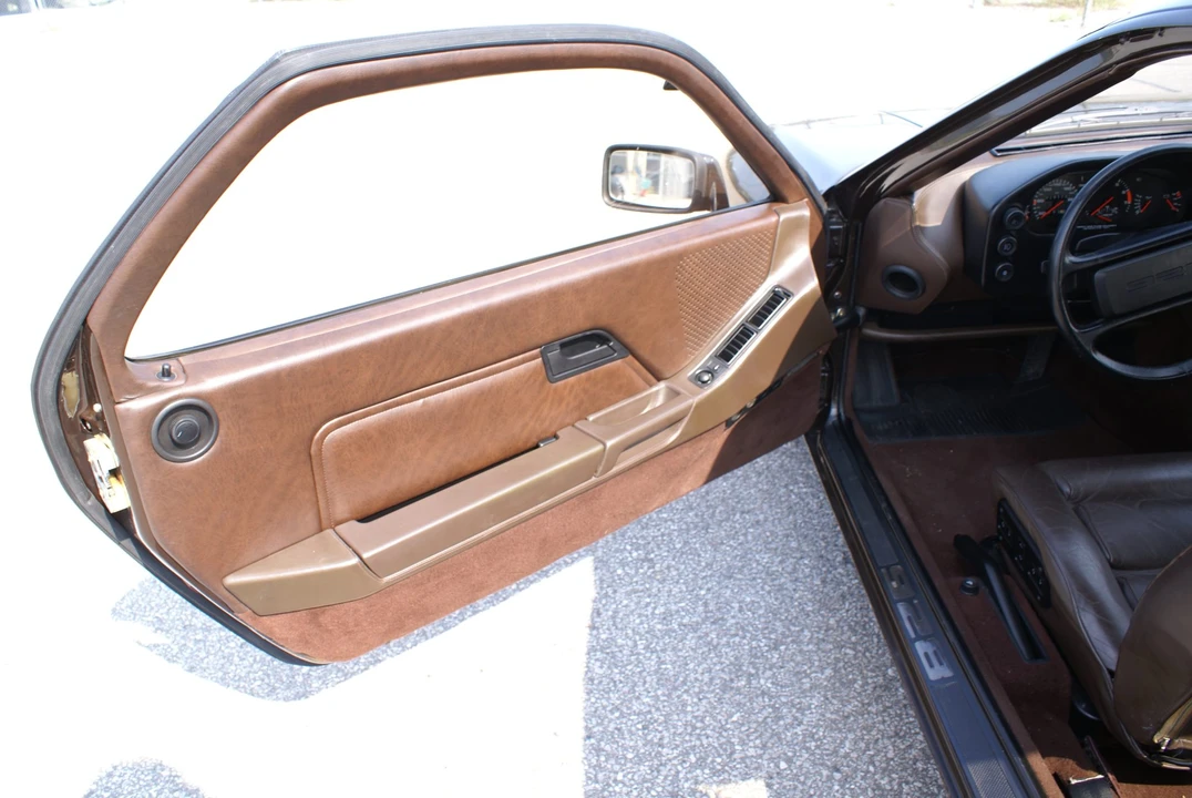 1982 Porsche 928 - Image 28 of 31