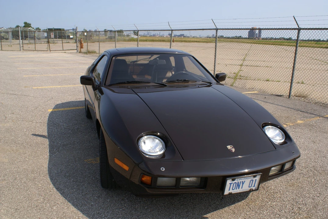 1982 Porsche 928 - Image 8 of 31