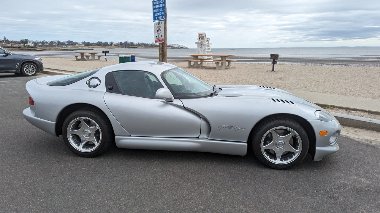 1998 Dodge Viper GTS 2nd Gen - Image 10 of 31