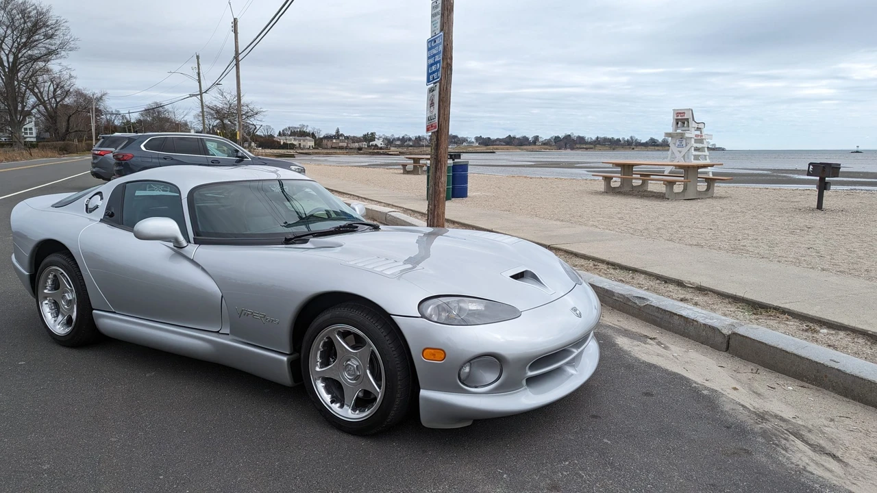 1998 Dodge Viper GTS 2nd Gen - Image 9 of 31