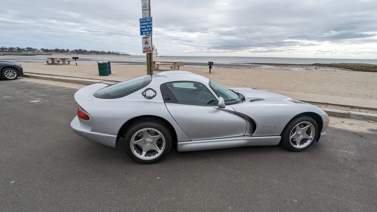 1998 Dodge Viper GTS 2nd Gen - Image 11 of 31