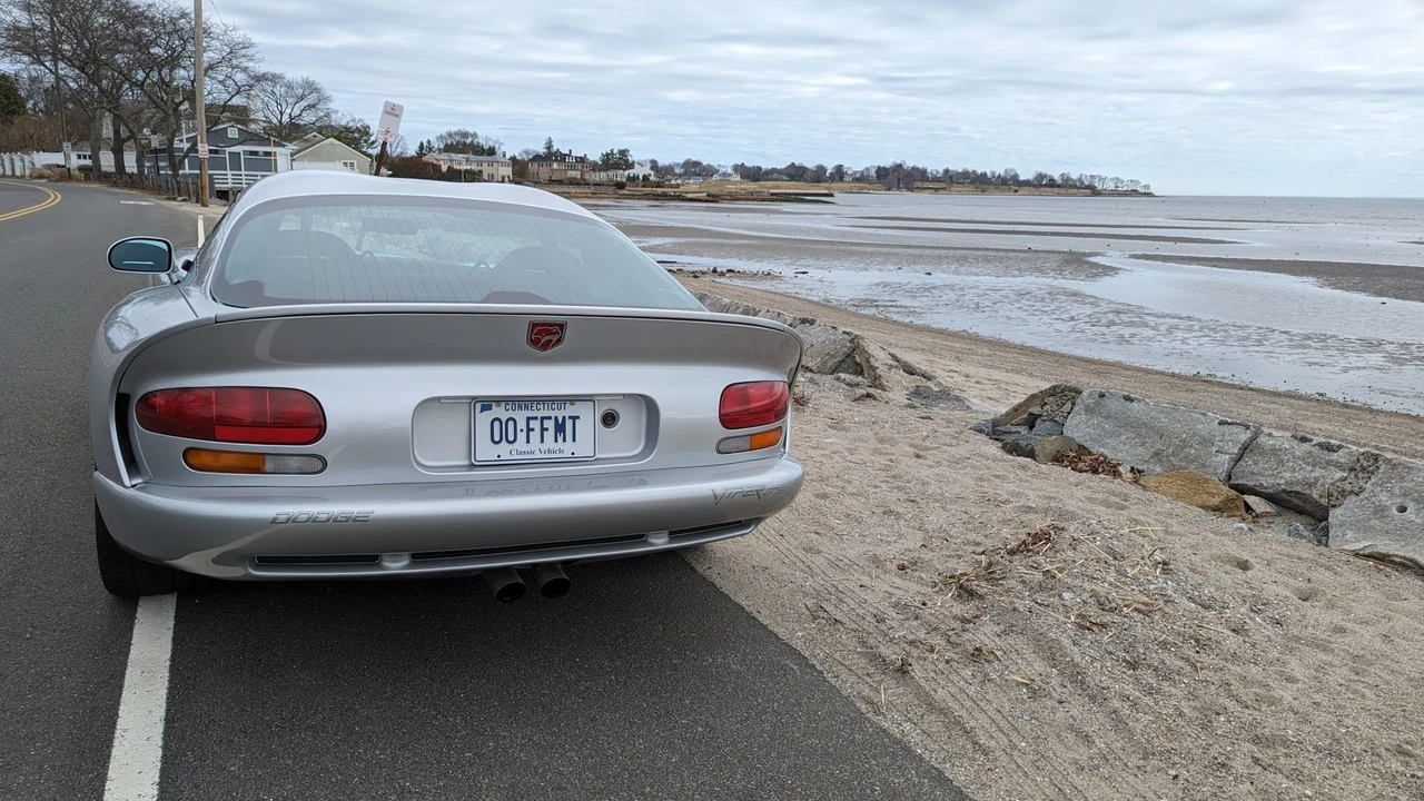 1998 Dodge Viper GTS 2nd Gen - Image 19 of 31