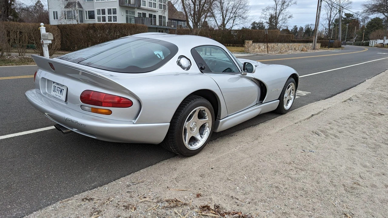 1998 Dodge Viper GTS 2nd Gen - Image 13 of 31