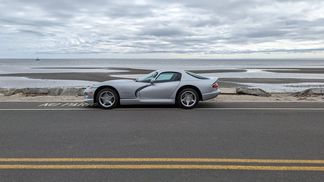 1998 Dodge Viper GTS 2nd Gen - Image 24 of 31