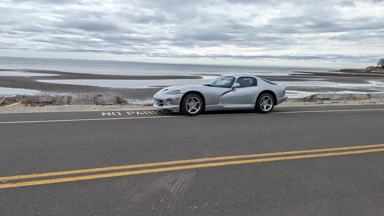 1998 Dodge Viper GTS 2nd Gen - Image 25 of 31