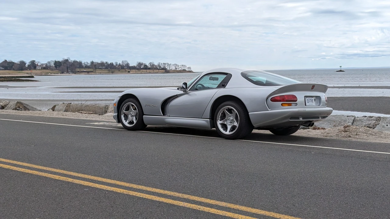 1998 Dodge Viper GTS 2nd Gen - Image 23 of 31