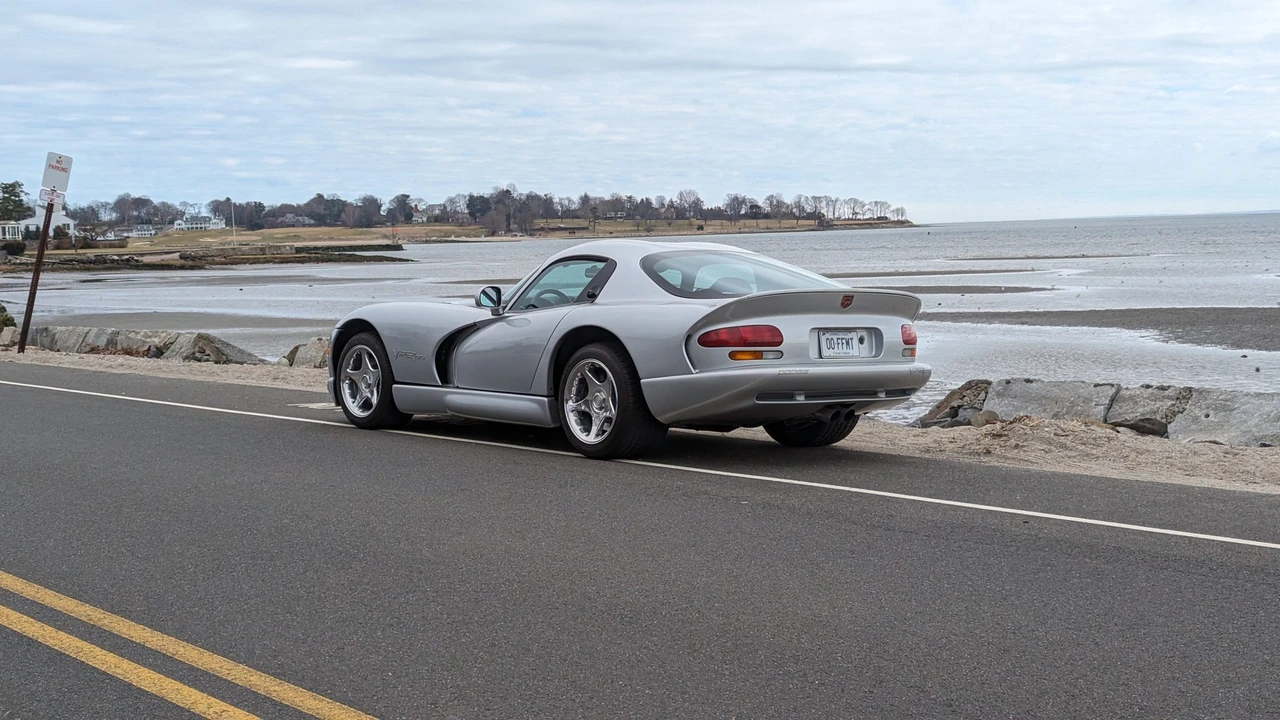 1998 Dodge Viper GTS 2nd Gen - Image 22 of 31