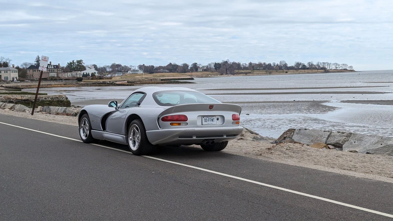 1998 Dodge Viper GTS 2nd Gen - Image 21 of 31