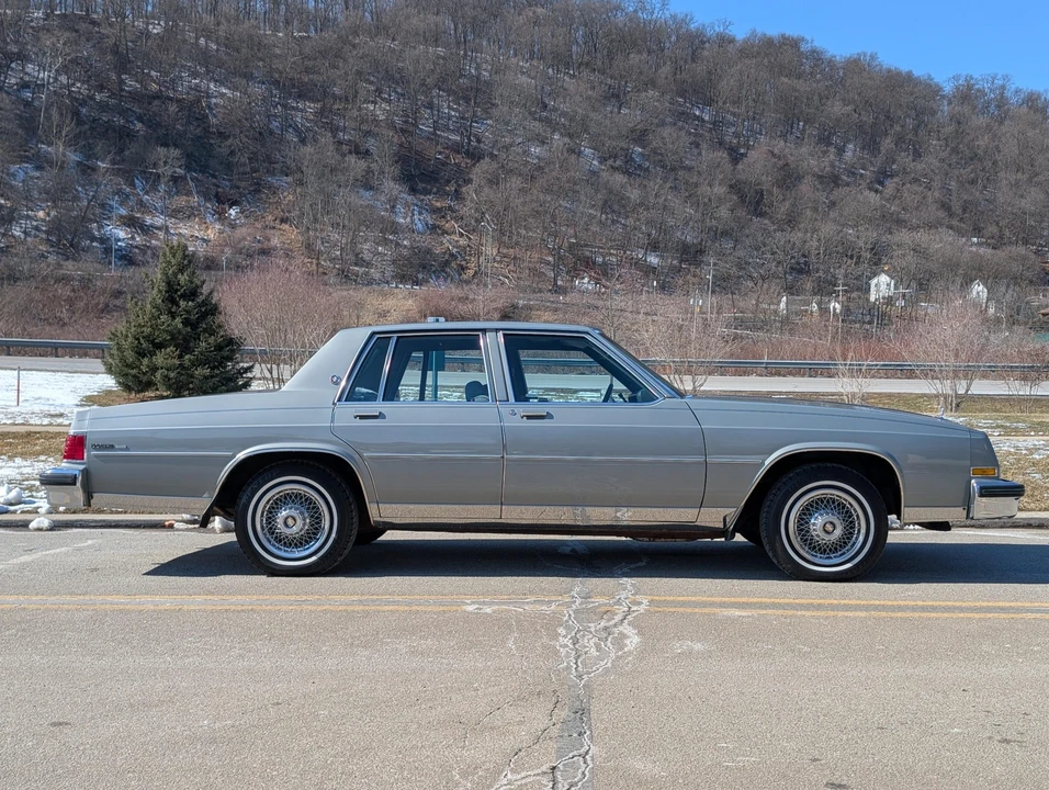 1983 Buick LeSabre - Image 26 of 31