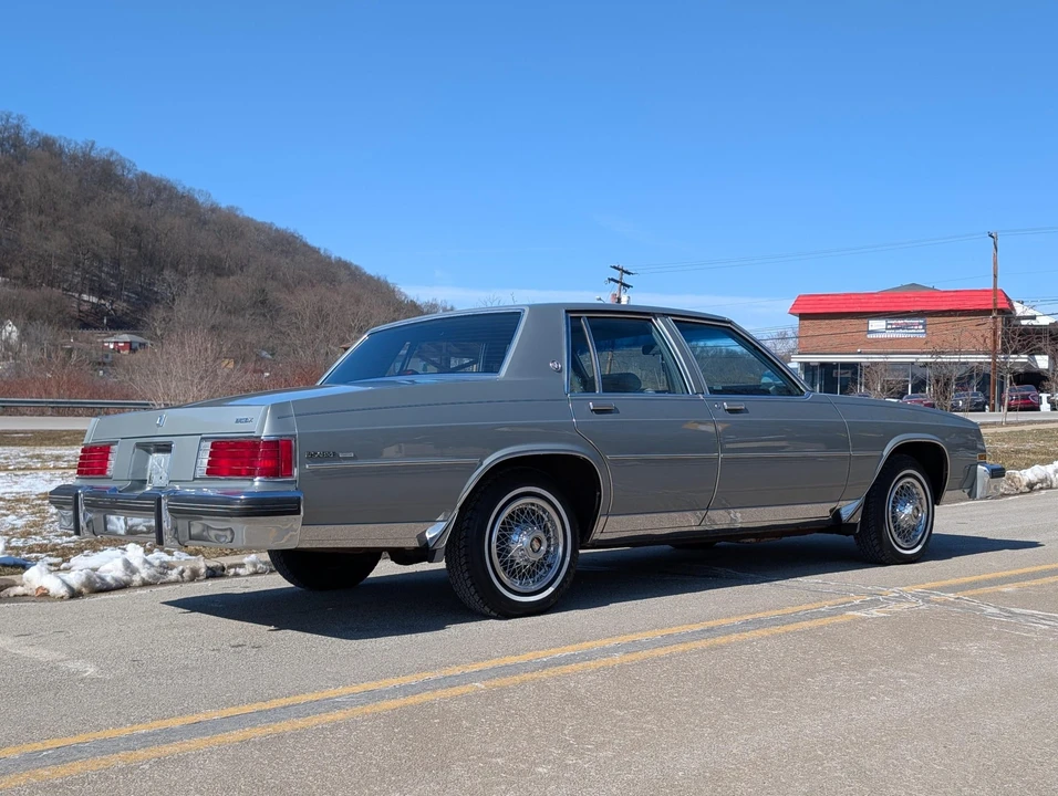 1983 Buick LeSabre - Image 29 of 31