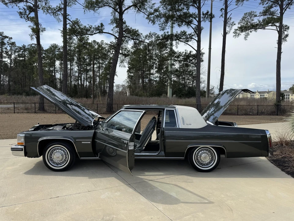 1983 Cadillac DeVille 5th Gen - Image 28 of 31