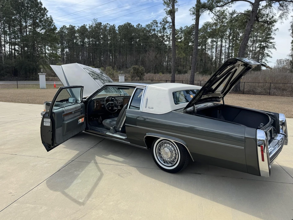 1983 Cadillac DeVille 5th Gen - Image 29 of 31