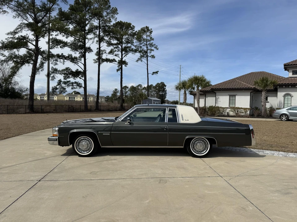 1983 Cadillac DeVille 5th Gen - Image 16 of 31