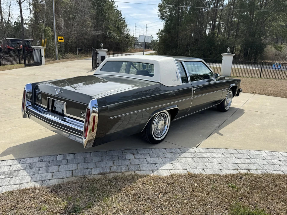 1983 Cadillac DeVille 5th Gen - Image 23 of 31